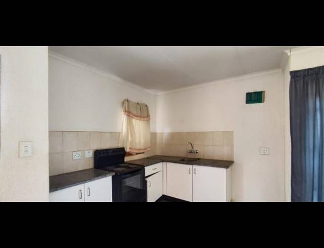 3 BEDROOM HOUSE FOR SALE IN SALFIN